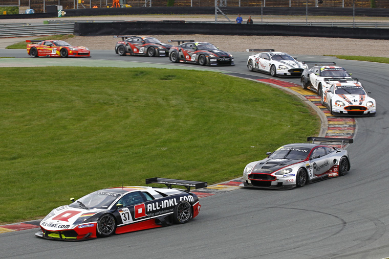 Nissan GT-R Race Scene Picture